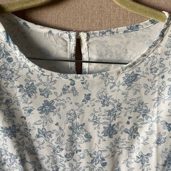 FINAL MARKDOWN Delicate floral top XXL - Picture 11 of 16